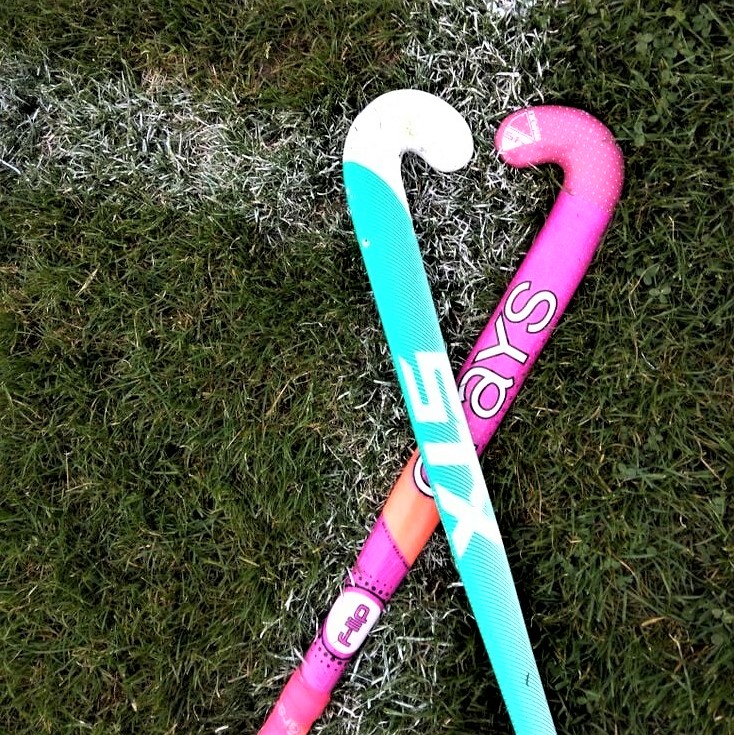 Manos sosteniendo un corazón